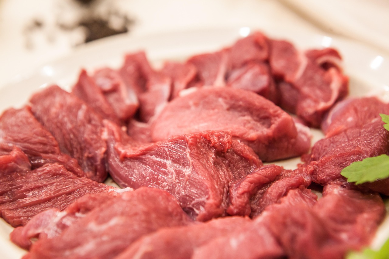 meat, pork, steak, slaughterhouse, food, chlorine and, dinner, cuisine, vegetable, meat, meat, pork, pork, pork, pork, pork, slaughterhouse, slaughterhouse, slaughterhouse, slaughterhouse-3303486.jpg